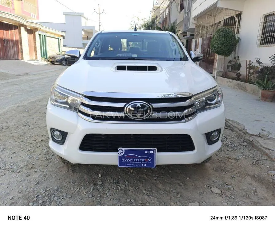 Toyota Hilux 2017 for Sale in Karachi Image-1
