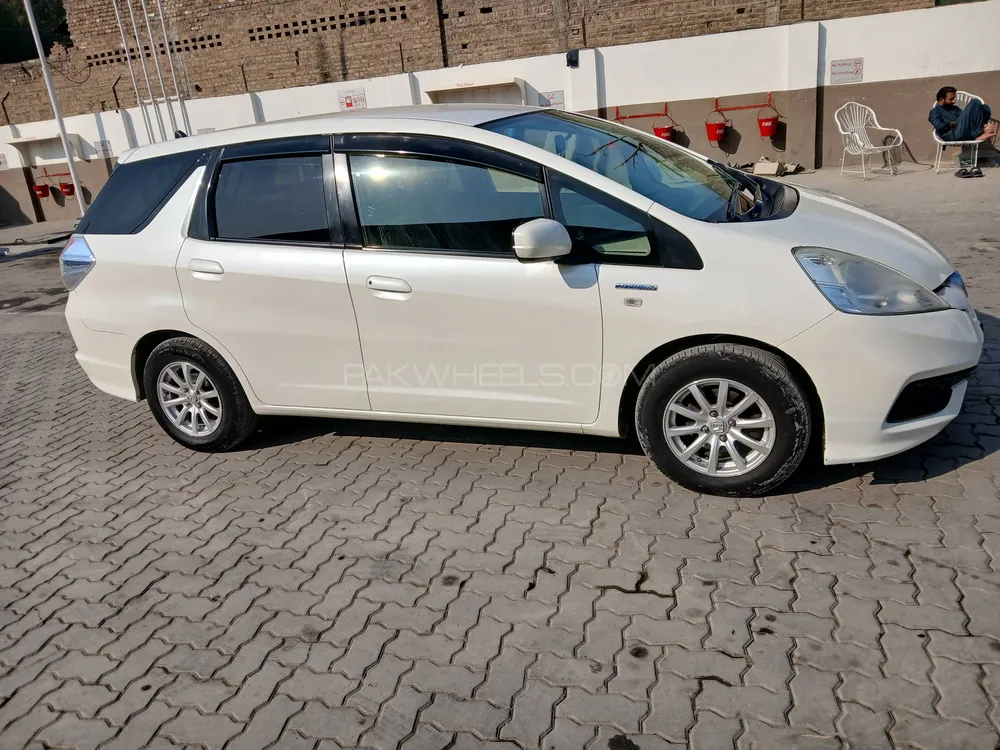Honda Fit 2014 for Sale in Islamabad Image-1