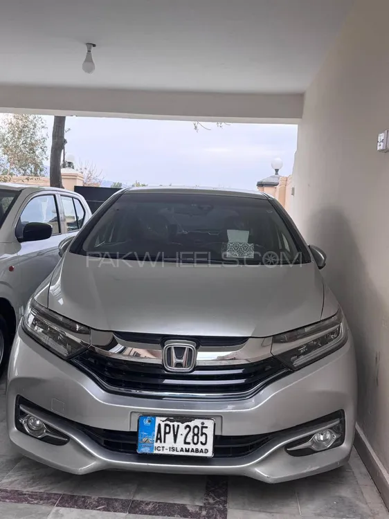 Honda Fit Shuttle Hybrid 2016 for sale in Peshawar | PakWheels