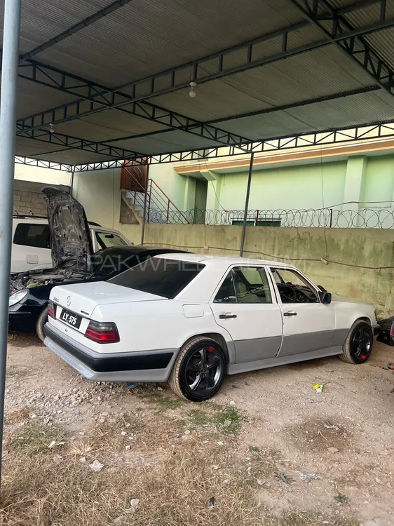 Mercedes Benz E Class 1988 for Sale in Islamabad Image-1