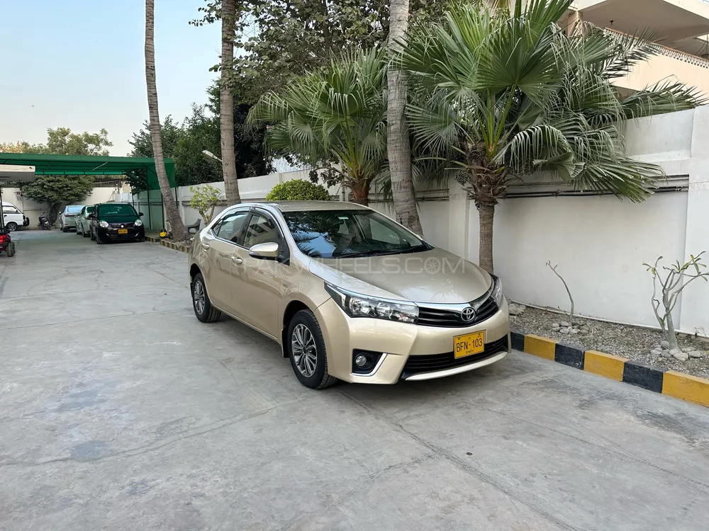 Toyota Corolla 2015 for Sale in Karachi Image-1