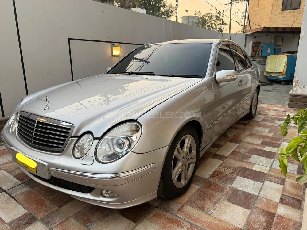 Mercedes Benz E Class 2004 for Sale in Karachi Image-1