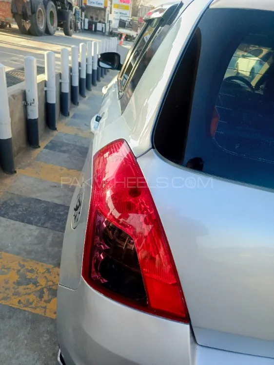 Suzuki Swift 2013 for Sale in Islamabad Image-1
