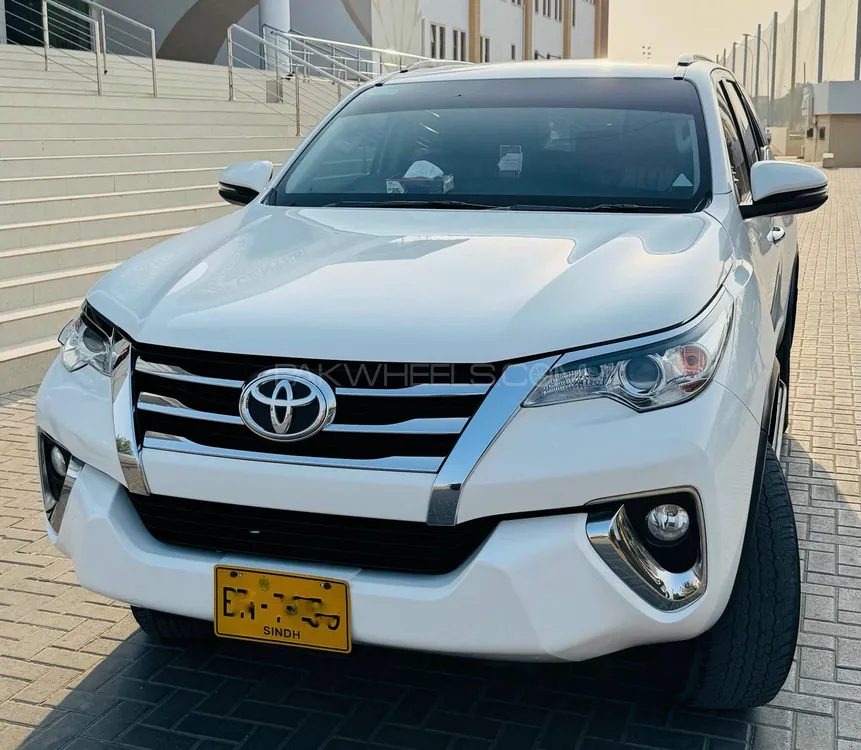 Toyota Fortuner 2020 for Sale in Karachi Image-1