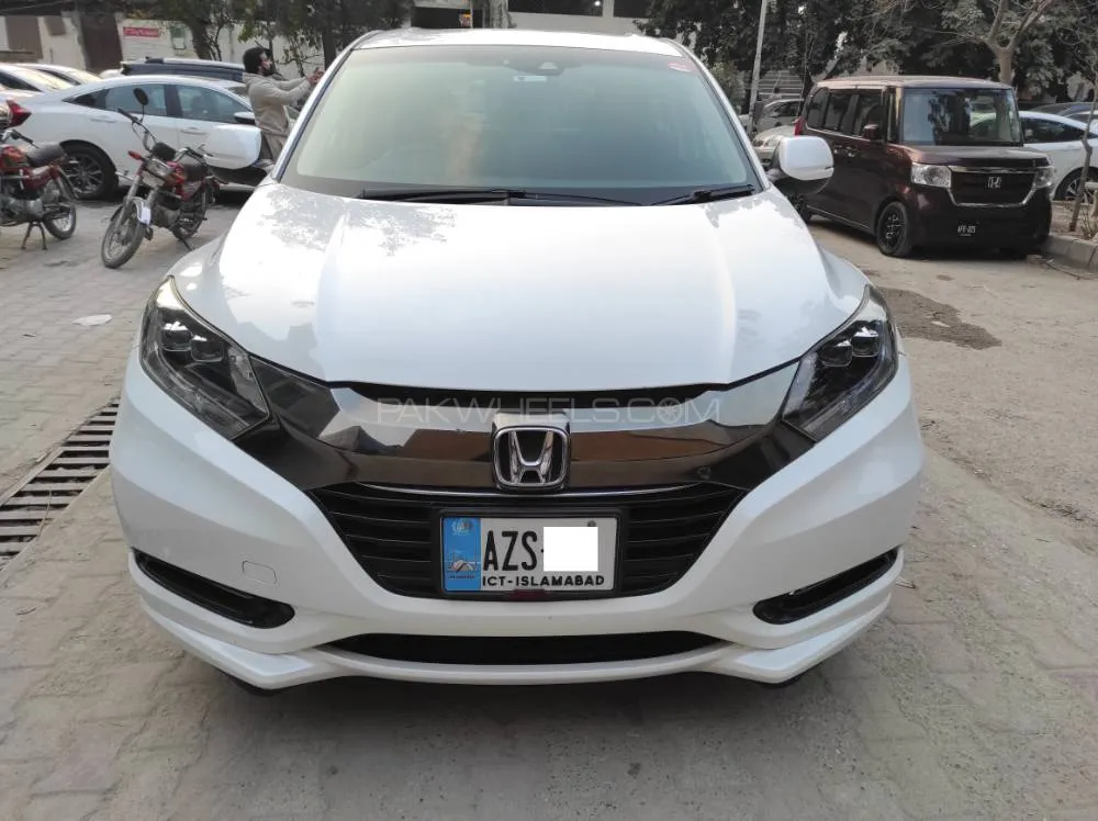 Honda Vezel 2017 for Sale in Islamabad Image-1