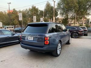 Make: Range Rover 
Vogue SE p400e
Model: 2018
Mileage: 18,000 miles
Reg year: 2021 (Islamabad)

*Soft closing doors
*Cool box
*Electronic air suspension 
*21 alloy rims
*Heated steering wheel 
*Heated/cooled seats
*Blind spot monitoring
*Apple car play 
*Ambient lighting 
*360 degree camera 
*Sliding panoramic sunroof

Calling and Visiting Hours

Monday to Saturday

11:00 AM to 7:00 PM