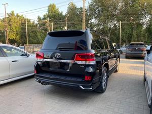 Make: Land Cruiser ZX
Model: 2019
Mileage: 46,800 km 
Unregistered 
 
*Original TV + 4 cameras
*Rear entertainment 
*Back autodoor 
*Sunroof
*Radar 
*7 seater

Calling and Visiting Hours

Monday to Saturday

11:00 AM to 7:00 PM