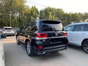 Make: Land Cruiser ZX
Model: 2019
Mileage: 46,800 km 
Unregistered 
 
*Original TV + 4 cameras
*Rear entertainment 
*Back autodoor 
*Sunroof
*Radar 
*7 seater

Calling and Visiting Hours

Monday to Saturday

11:00 AM to 7:00 PM