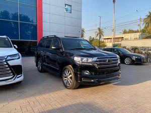 Make: Land Cruiser ZX
Model: 2019
Mileage: 46,800 km 
Unregistered 
 
*Original TV + 4 cameras
*Rear entertainment 
*Back autodoor 
*Sunroof
*Radar 
*7 seater

Calling and Visiting Hours

Monday to Saturday

11:00 AM to 7:00 PM