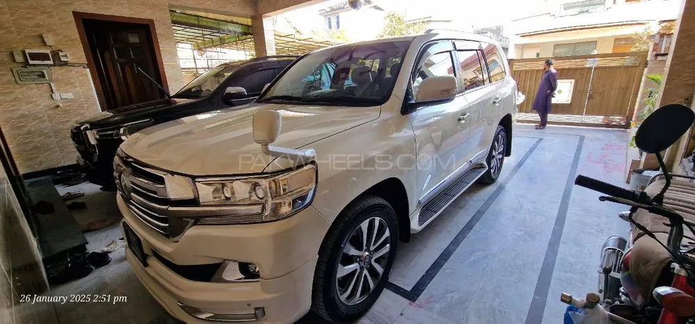 Toyota Land Cruiser 2016 for Sale in Islamabad Image-1