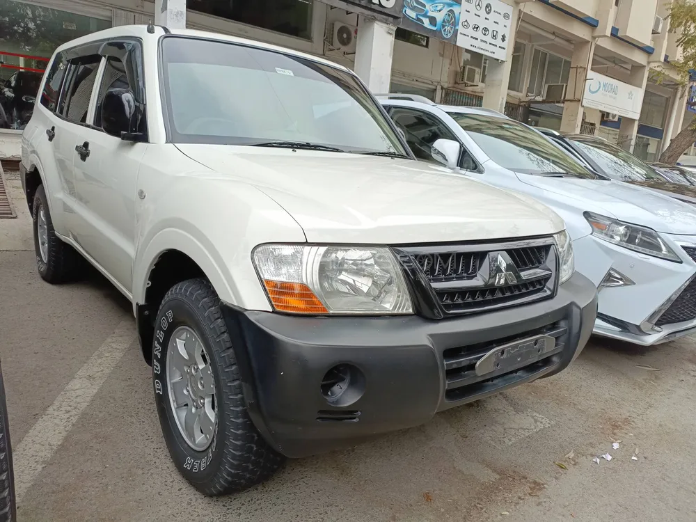 Mitsubishi Pajero 2005 for Sale in Islamabad Mitsubishi Pajero 2005 for Sale in Islamabad Image-2