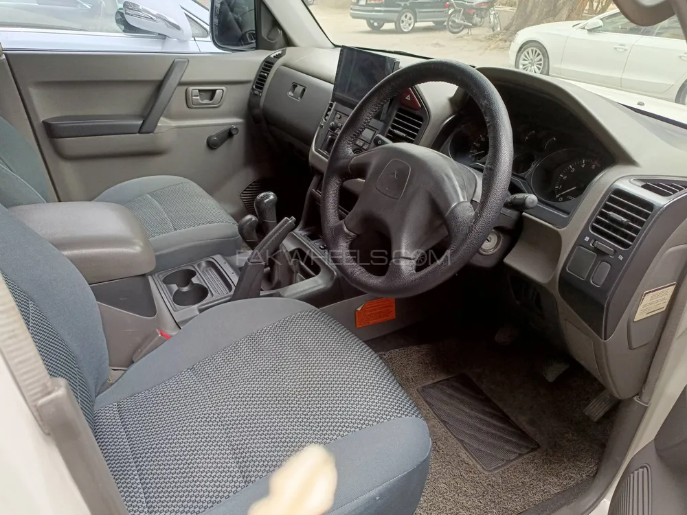 Mitsubishi Pajero 2005 for Sale in Islamabad Mitsubishi Pajero 2005 for Sale in Islamabad Image-7