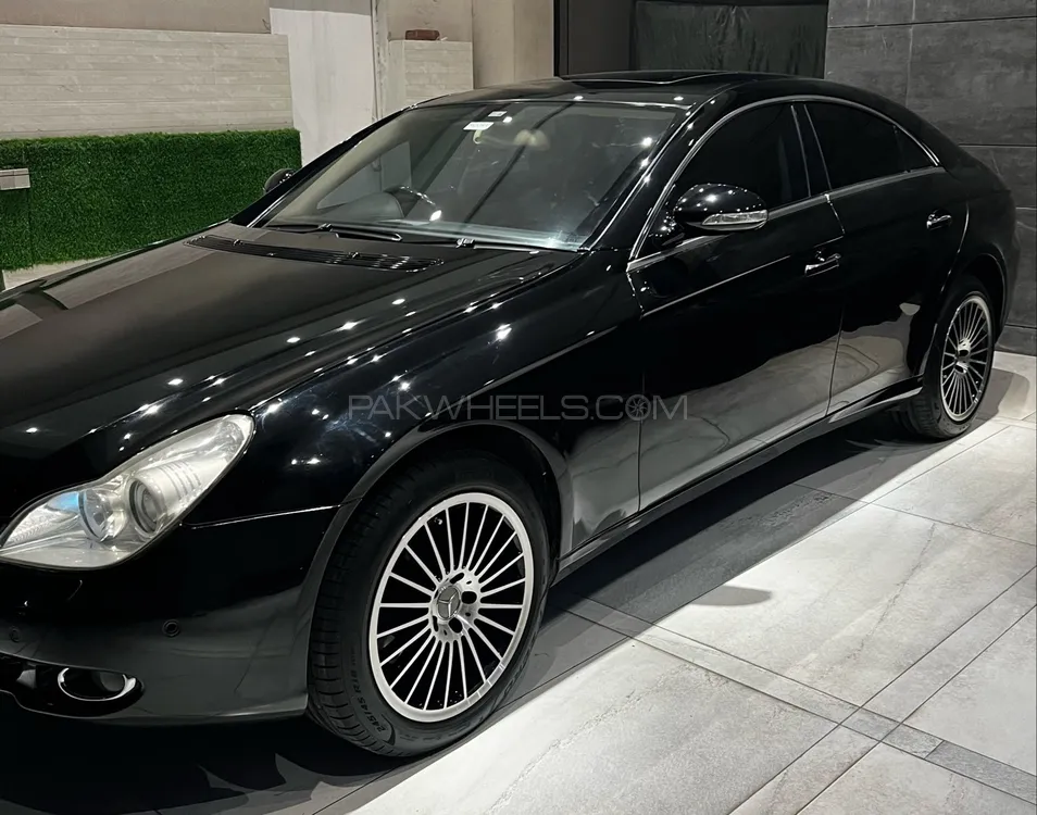 Mercedes Benz CLS Class 2005 for Sale in Lahore Image-1