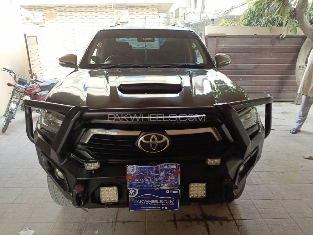 Toyota Hilux 2014 for Sale in Lahore Image-1