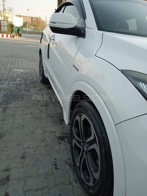 Honda Vezel 2014 for Sale in Peshawar Image-1