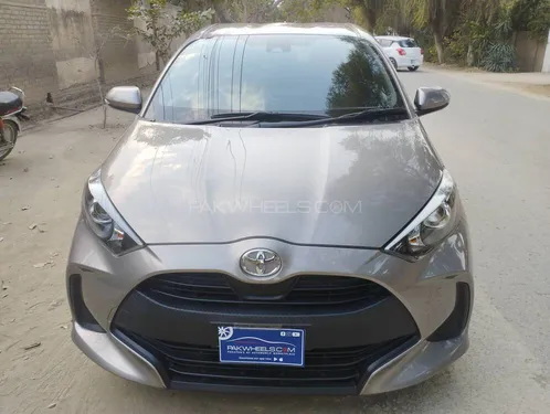 Slide toyota yaris hatchback x 50 2021 116056686