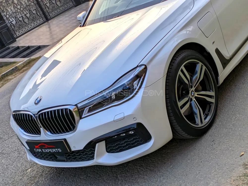 بی ایم ڈبلیو 7 سیریز 2019 for Sale in لاہور بی ایم ڈبلیو 7 سیریز 2019 for Sale in لاہور Image-14