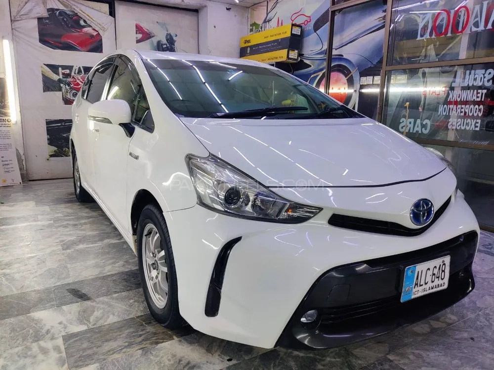 Toyota Prius Alpha 2015 for Sale in Faisalabad Image-1