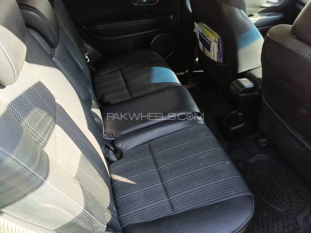 Honda Vezel 2014 for Sale in Islamabad Honda Vezel 2014 for Sale in Islamabad Image-11