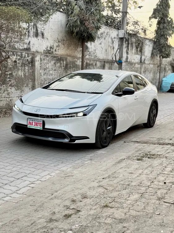 ٹویوٹا پریوس 2023 for Sale in سیالکوٹ Image-1