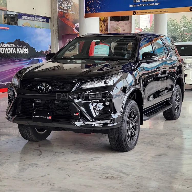 Toyota Fortuner 2025 for Sale in Lahore Image-1