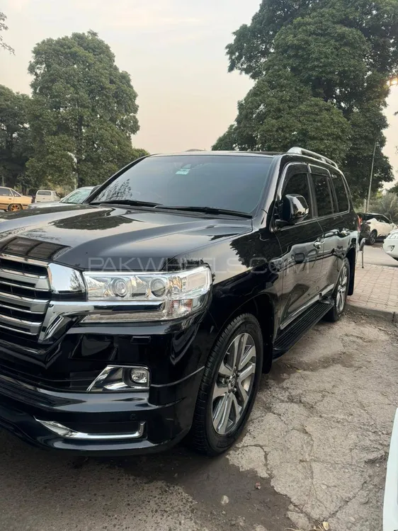 Toyota Land Cruiser 2017 for Sale in Lahore Image-1