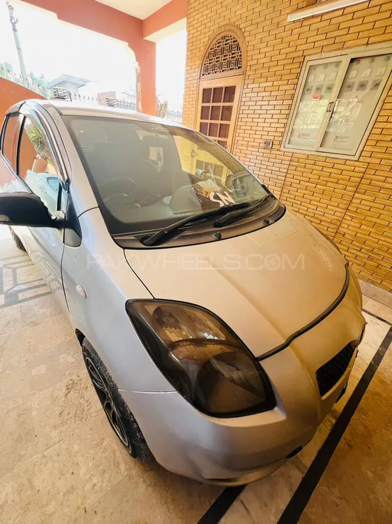 Toyota Vitz 2007 for Sale in Peshawar Image-1