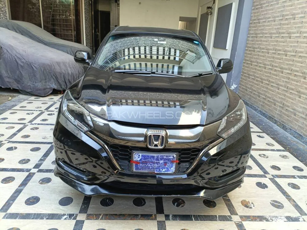 Honda Vezel 2017 for Sale in Lahore Image-1