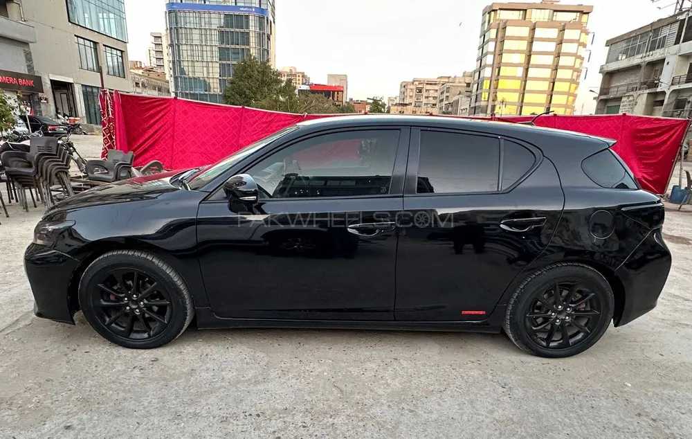Lexus CT200h 2011 for Sale in Karachi Lexus CT200h 2011 for Sale in Karachi Image-8