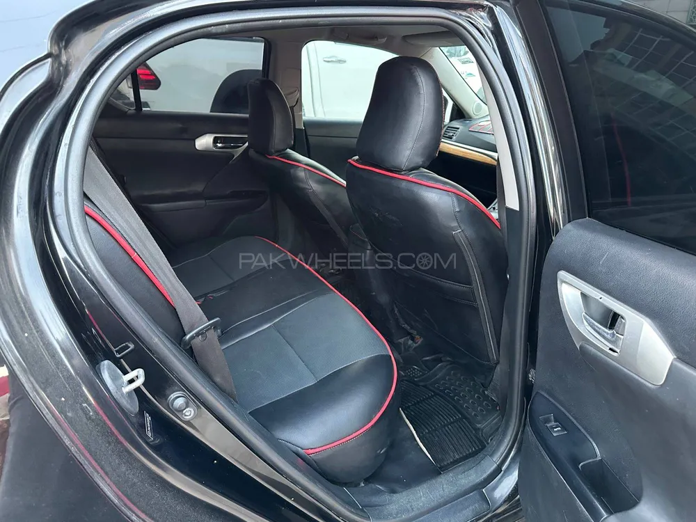 Lexus CT200h 2011 for Sale in Karachi Lexus CT200h 2011 for Sale in Karachi Image-9