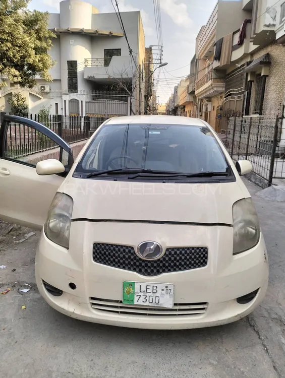 Toyota Vitz 2005 for Sale in Faisalabad Image-1