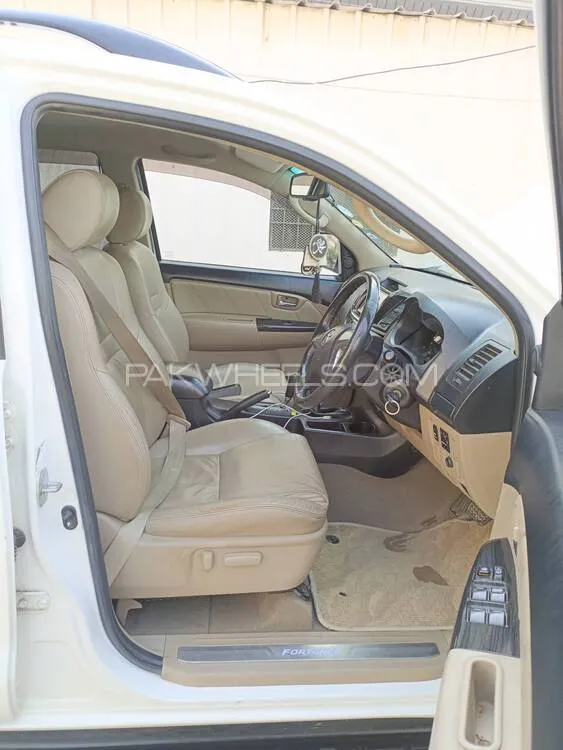 ٹویوٹا فورچیونر 2016 for Sale in کراچی ٹویوٹا فورچیونر 2016 for Sale in کراچی Image-10