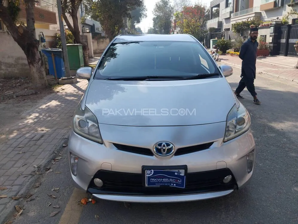 Toyota Prius 2014 for Sale in Lahore Image-1