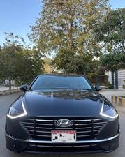 HYUNDAI SONATA 2.0 (2000cc)
Model 2021 || Registered 2021
Oxford Blue Color 
Bumper to Bumper Original 100% Guaranteed 
18,000km driven 
Panoramic Roof
Wireless Charger
Dual Power Seats
Harmon kardon speakers
All seals still intact 
READY DELIVERY 
EXCHANGE POSSIBLE WITH ANY CAR

For inspection
Available at SUPREME CARS
Plot # 151/F,Under Imam heights,Shop no.1&2, Main Khalid Bin Walid Rd, Karachi, Sindh 75400

|  Premium Cars  |  Best Prices  |  Optimum Performance | 
#Supremecarsgang