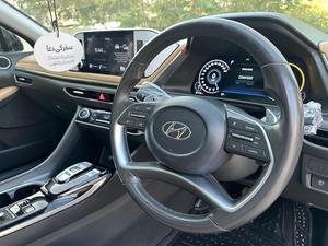 HYUNDAI SONATA 2.0 (2000cc)
Model 2021 || Registered 2021
Oxford Blue Color 
Bumper to Bumper Original 100% Guaranteed 
18,000km driven 
Panoramic Roof
Wireless Charger
Dual Power Seats
Harmon kardon speakers
All seals still intact 
READY DELIVERY 
EXCHANGE POSSIBLE WITH ANY CAR

For inspection
Available at SUPREME CARS
Plot # 151/F,Under Imam heights,Shop no.1&2, Main Khalid Bin Walid Rd, Karachi, Sindh 75400

|  Premium Cars  |  Best Prices  |  Optimum Performance | 
#Supremecarsgang