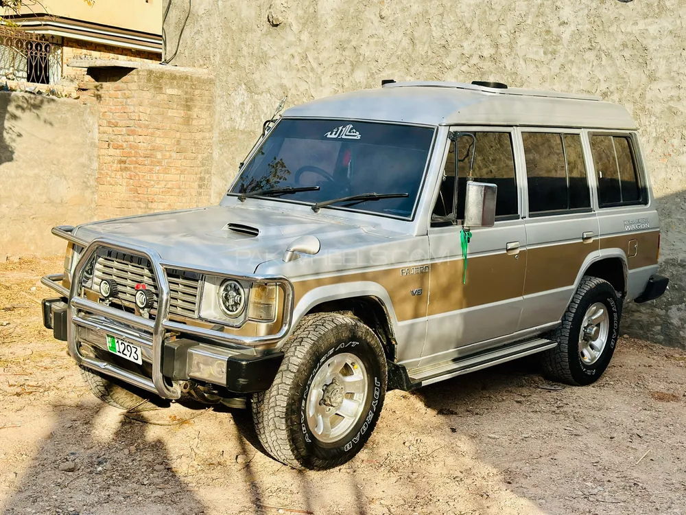 مٹسوبیشی پجیرو 1986 for Sale in اسلام آباد مٹسوبیشی پجیرو 1986 for Sale in اسلام آباد Image-3