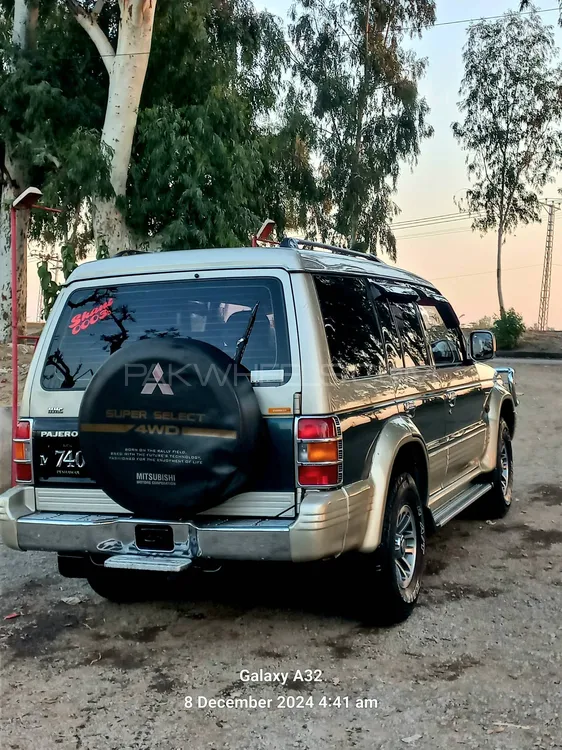 Mitsubishi Pajero 1992 for Sale in Attock Image-1