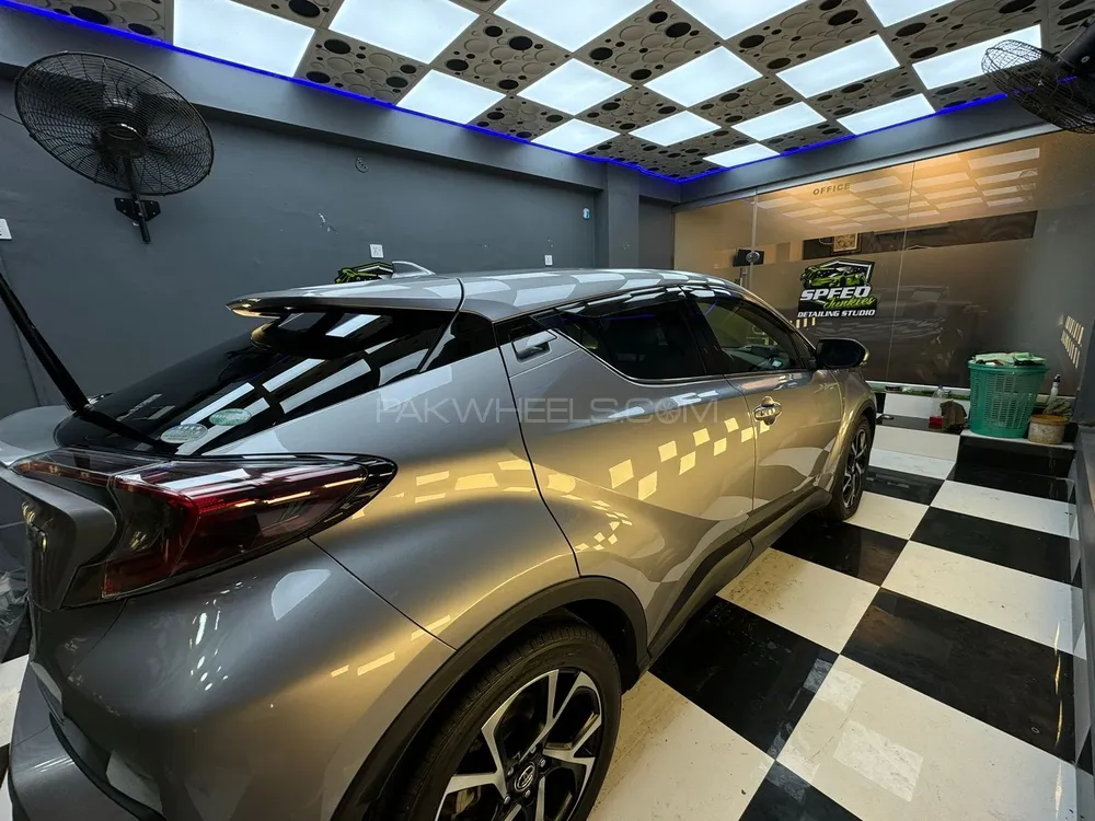 Toyota C-HR 2018 for Sale in Karachi Toyota C-HR 2018 for Sale in Karachi Image-3