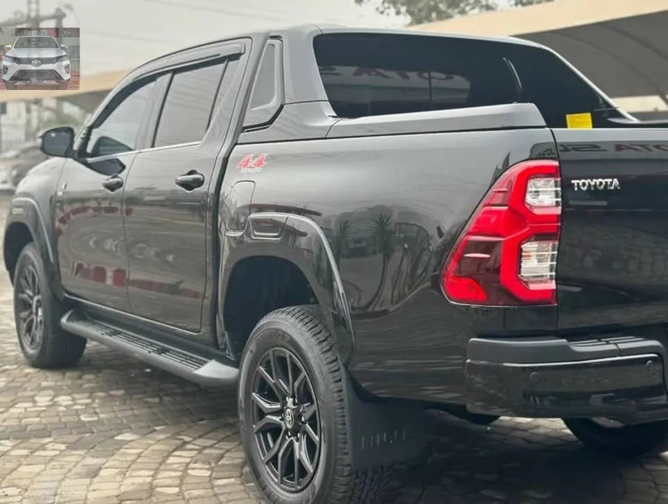 Toyota Hilux 2024 for Sale in Lahore Toyota Hilux 2024 for Sale in Lahore Image-6