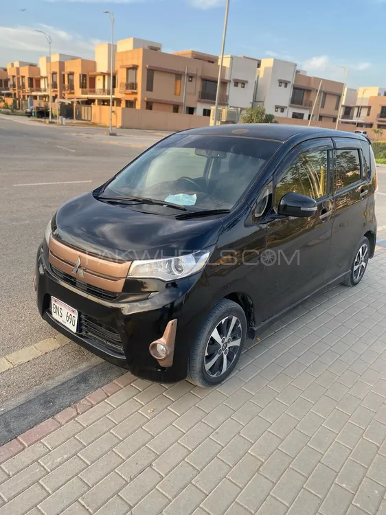 مٹسوبیشی ای کے کسٹم 2015 for Sale in کراچی مٹسوبیشی ای کے کسٹم 2015 for Sale in کراچی Image-3