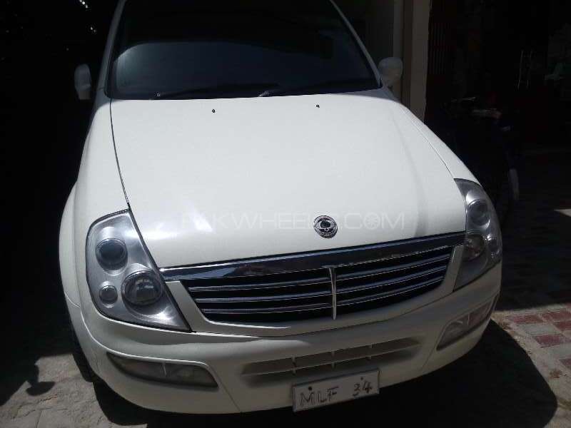 SsangYong Rexton 2005 for Sale in Multan Image-1