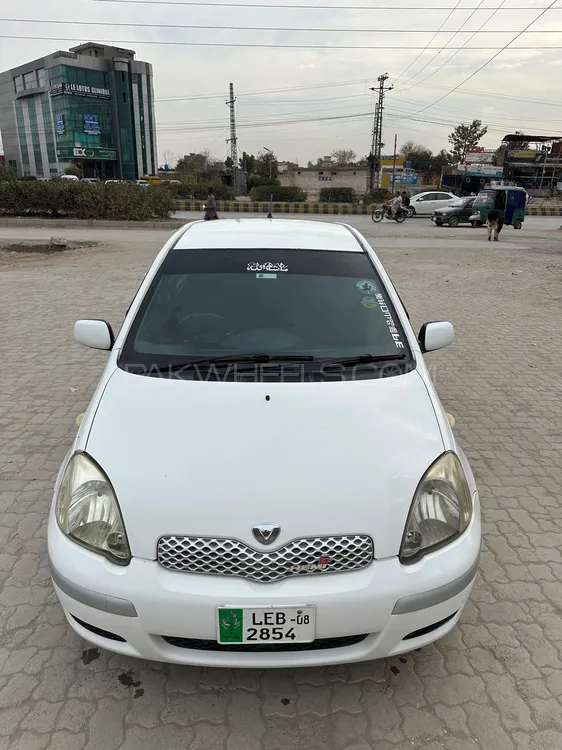 Toyota Vitz 2004 for Sale in Peshawar Image-1