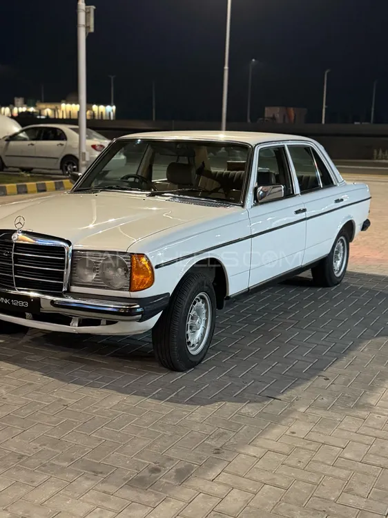 Mercedes Benz E Class 1982 for Sale in Multan Image-1