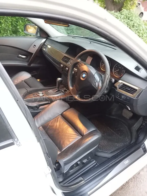 بی ایم ڈبلیو 5 سیریز 2005 for Sale in لاہور بی ایم ڈبلیو 5 سیریز 2005 for Sale in لاہور Image-2