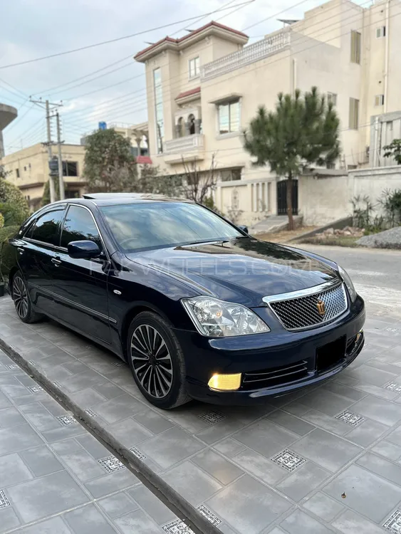 Toyota Crown 2005 for Sale in Lahore Image-1