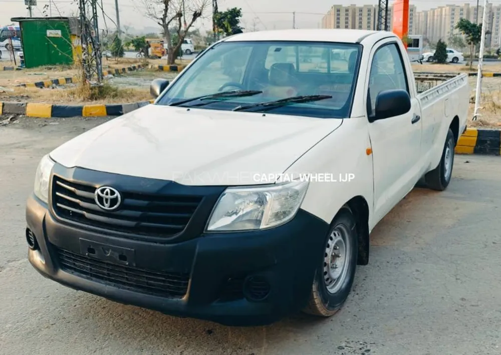 Toyota Hilux 2014 for Sale in Islamabad Image-1