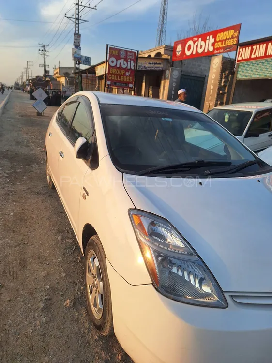Toyota Prius 2007 for Sale in Takhtbai Image-1