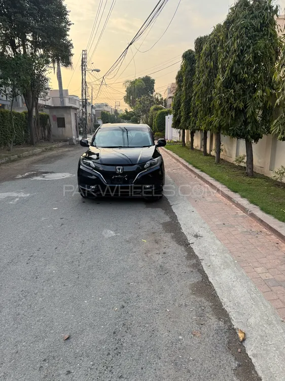 Honda Vezel 2016 for Sale in Lahore Image-1
