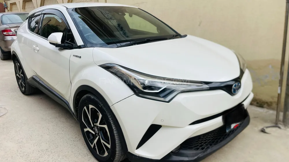 Toyota C-HR 2017 for Sale in Lahore Image-1