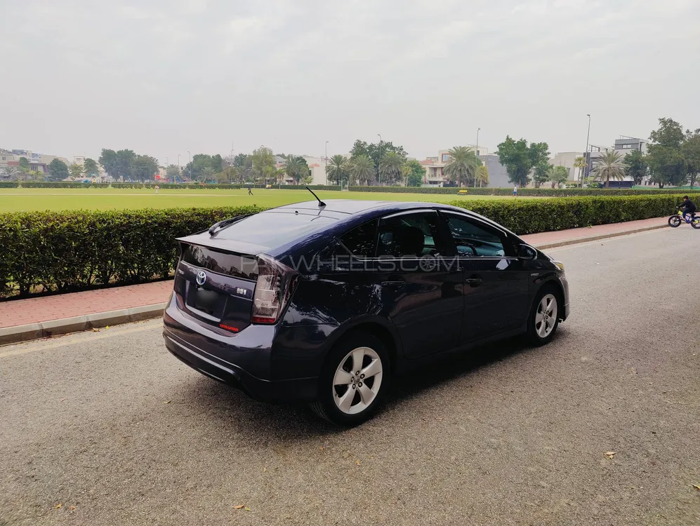 ٹویوٹا پریوس 2011 for Sale in لاہور Image-1